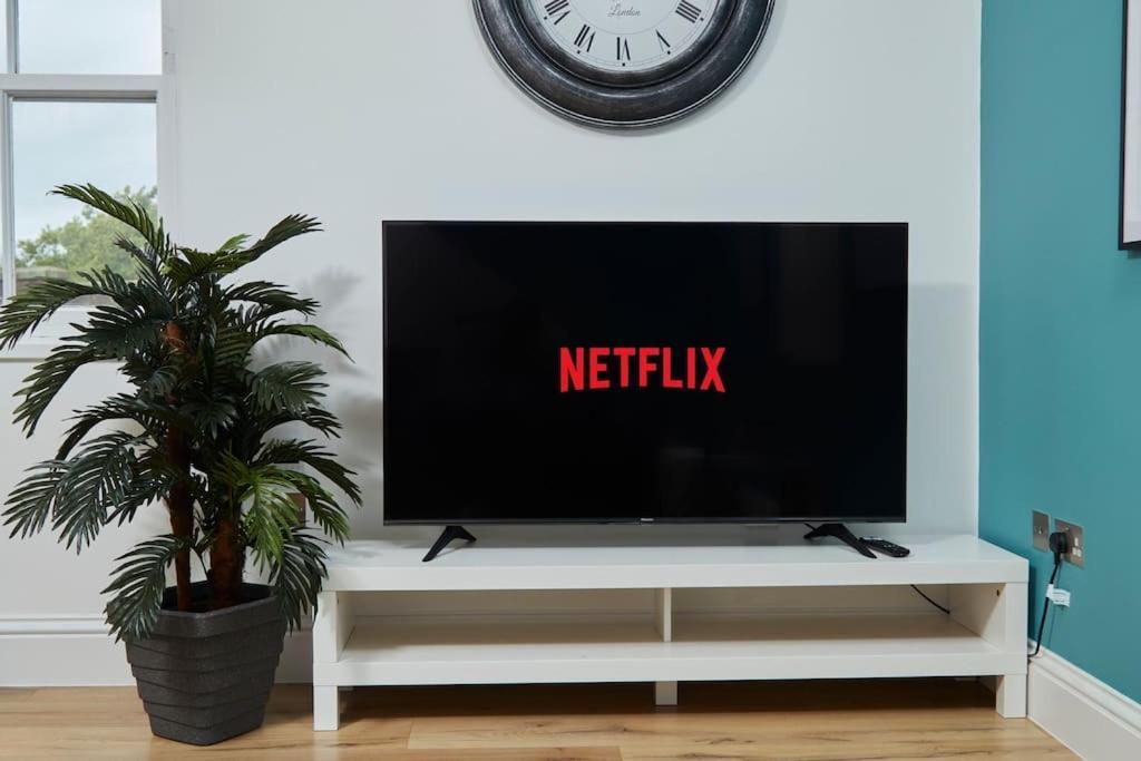 Beautiful Central Apartment レミントンスパー エクステリア 写真