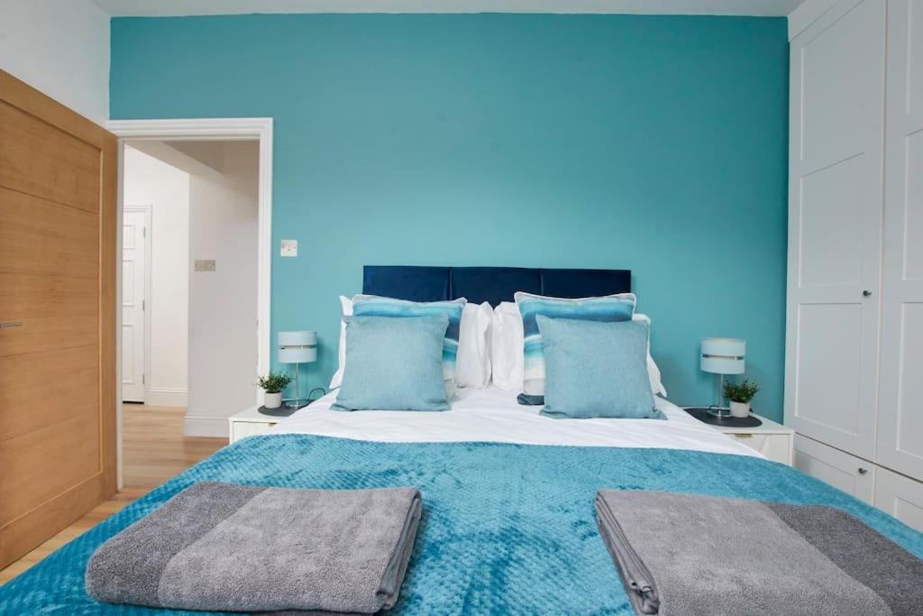 Beautiful Central Apartment レミントンスパー エクステリア 写真