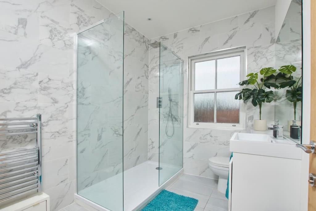 Beautiful Central Apartment レミントンスパー エクステリア 写真